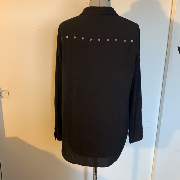 Black long sleeve shirt grommet details M / L - Picture 7 of 13